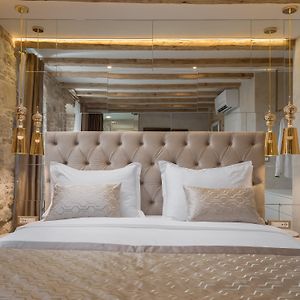 Le Premier Luxury Rooms
